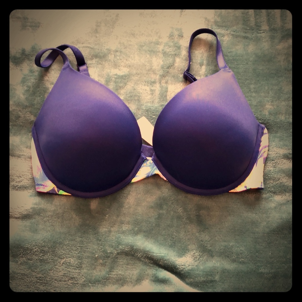 32DD VS Wear Everywhere Bra
